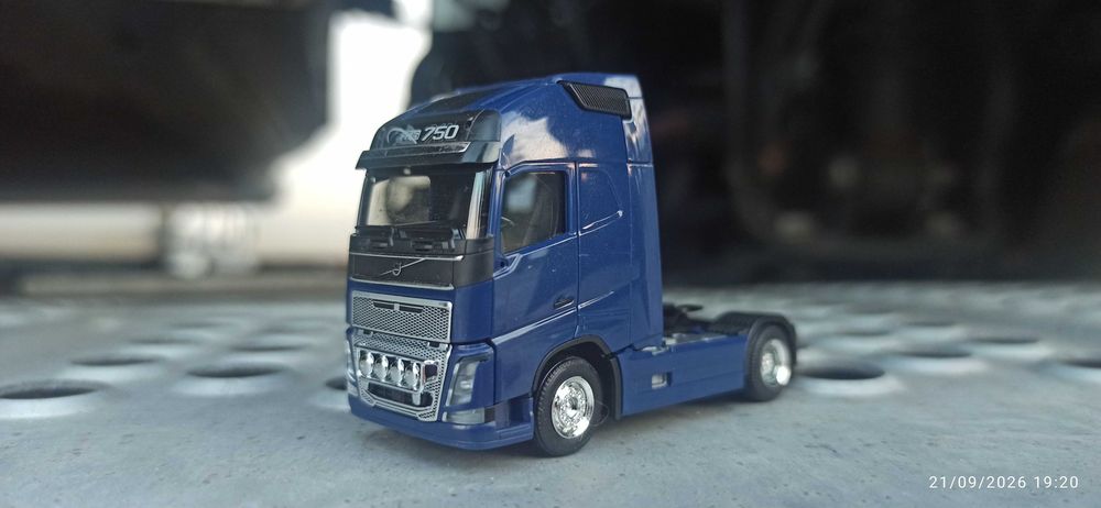 Камиончета 1/87. Volvo.