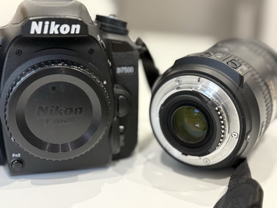 Aparat foto DSLR Nikon D7500