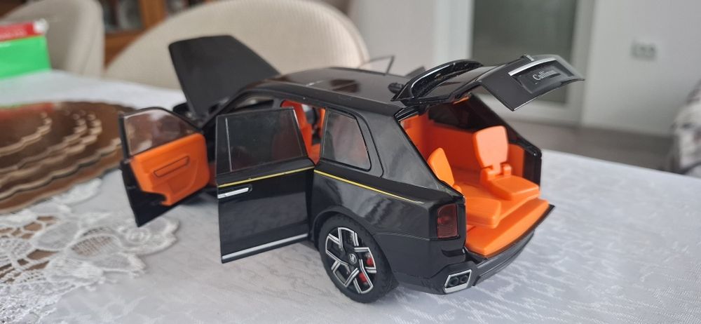 Macheta 1:24 Roll Royce Cullinan