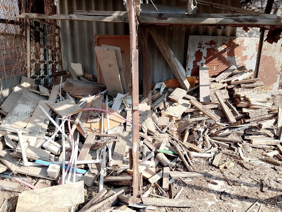 Доски/дрова/шпалы