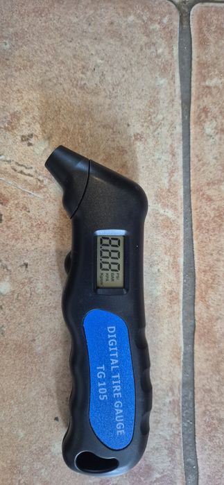Manometru digital presiune pneuri / roți auto TG-105