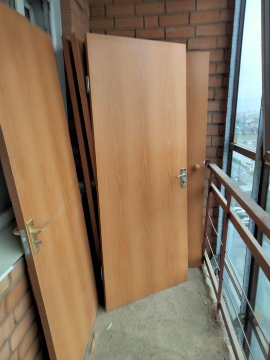 Продам двери межкомнатные