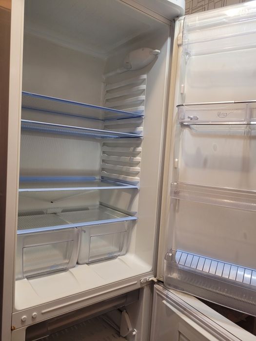 Холодильник Indesit