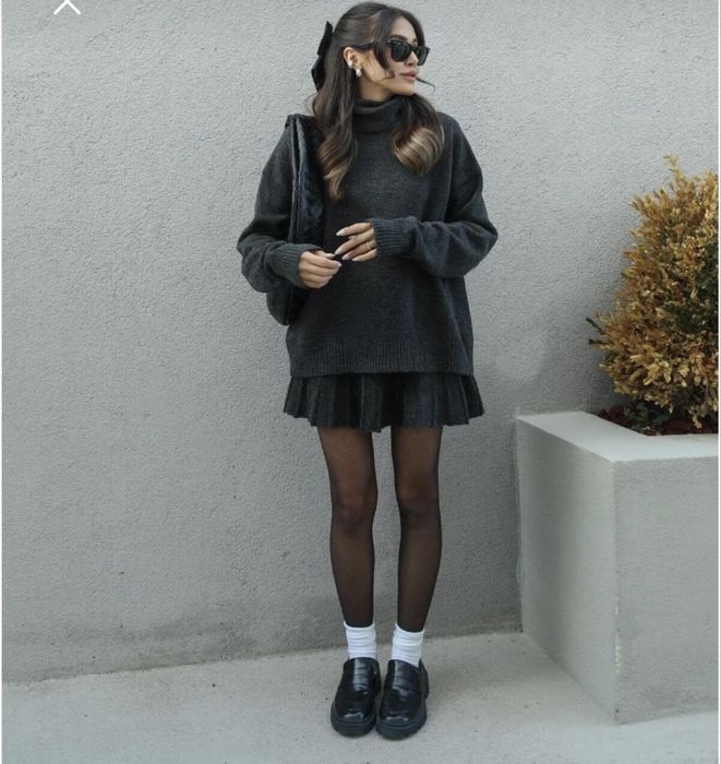 Дамски комплект от пола и блузка