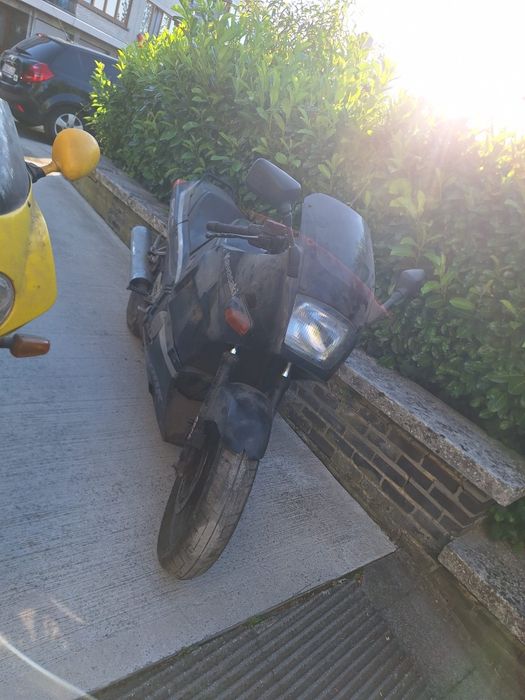 Kawasaki gpx600.