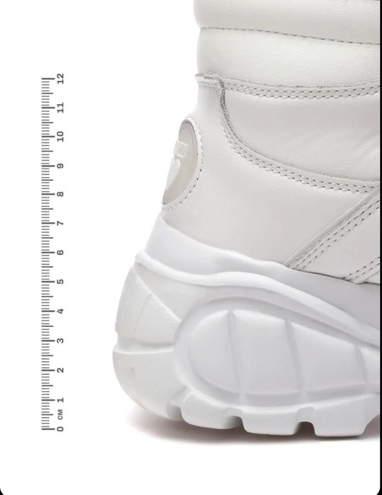 Зимние кроссовки на девочку