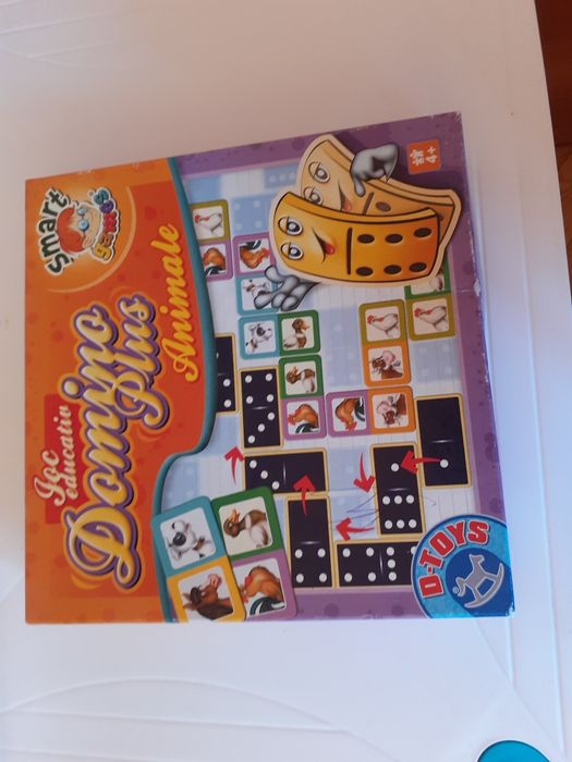 Domino, pista, masina si minge