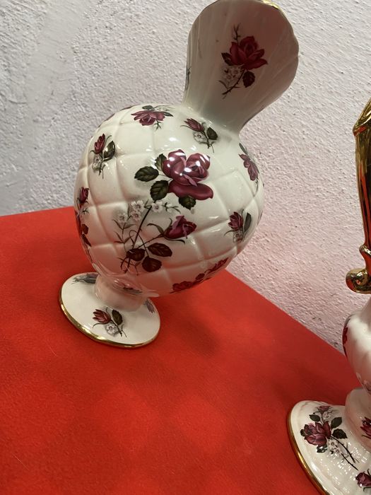 Чифт белгийски вази от порцелан на boch belgium ваза бох с цветя