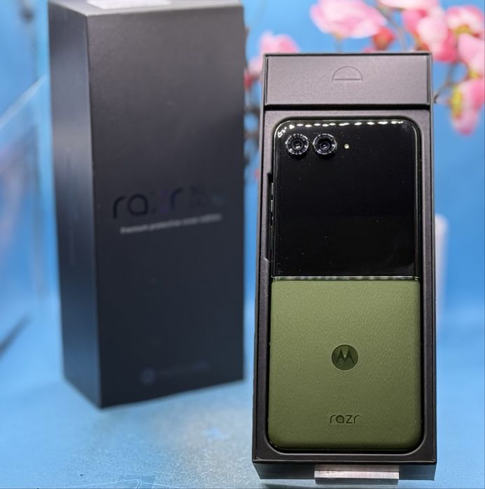 НОВ!!! Motorola Razr 50 ultra, Dual SIM, 12GB RAM, 512GB, 5G, Green