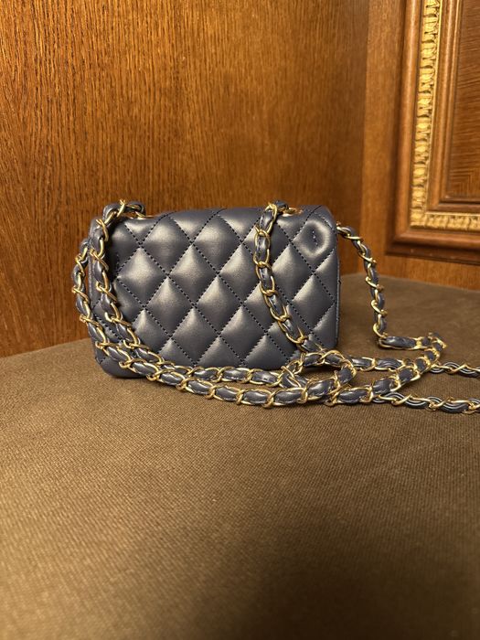 Малка чанта Chanel в тъмносин цвят