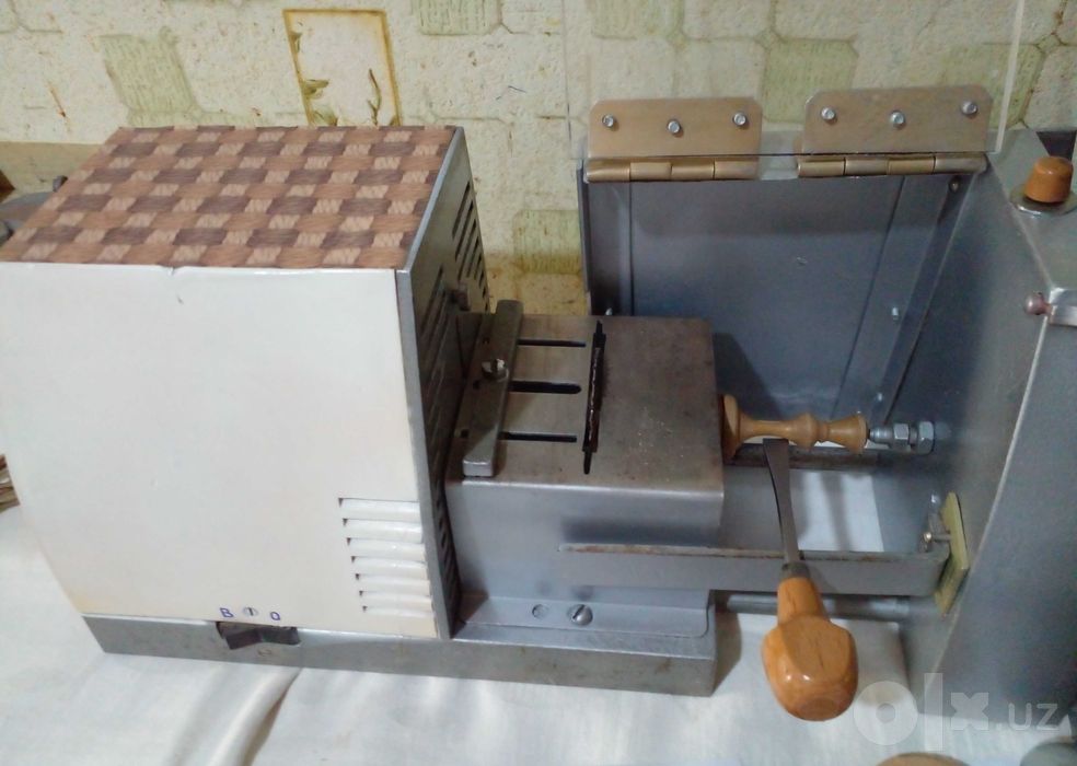 продается комплект  умелые  руки  типа К-1  с  наборами  стамесок .