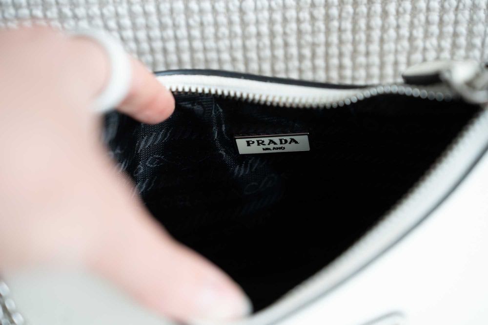Сумка Prada Re-Edition