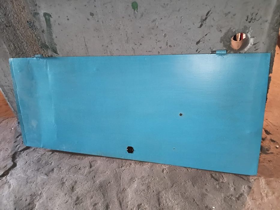 Входная железная дверь