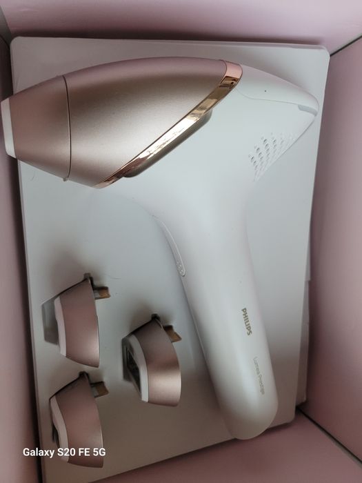 Epilator IPL Philips Lumea Prestige BRI956/00, Senzor Smartskin, utilizare cu sau fara fir, 250.000 impulsuri;