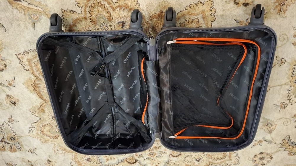 Чемодан дорожный