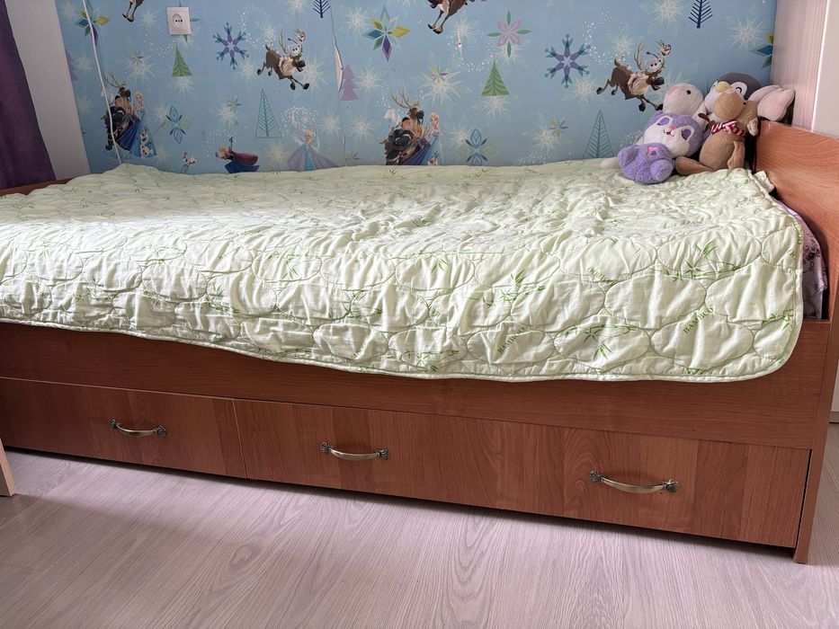 Продам кровать 90 см * 2 метра