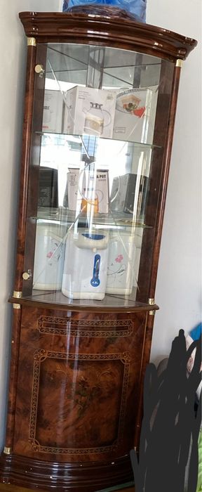 Продается сервант