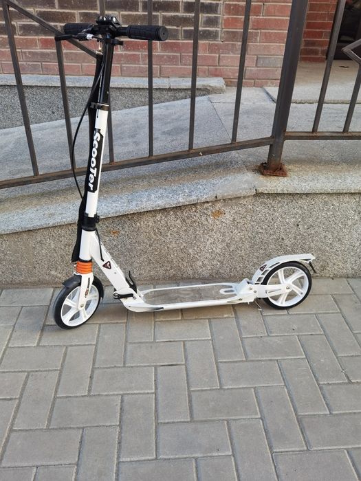 Продам б/у самокат Scooter Urban 200 с ручным тормозом
Продам б/у само