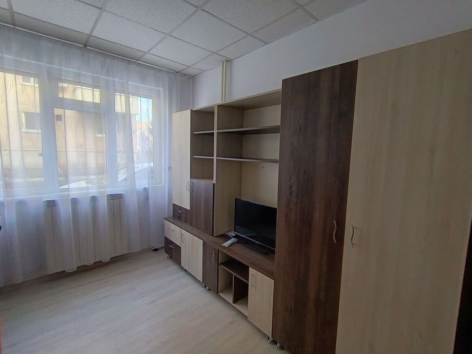Închiriez garsoniera renovata în zona Rogerius lângă Școala 11