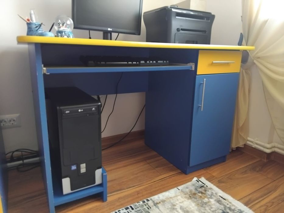 Vând modila de dormitor