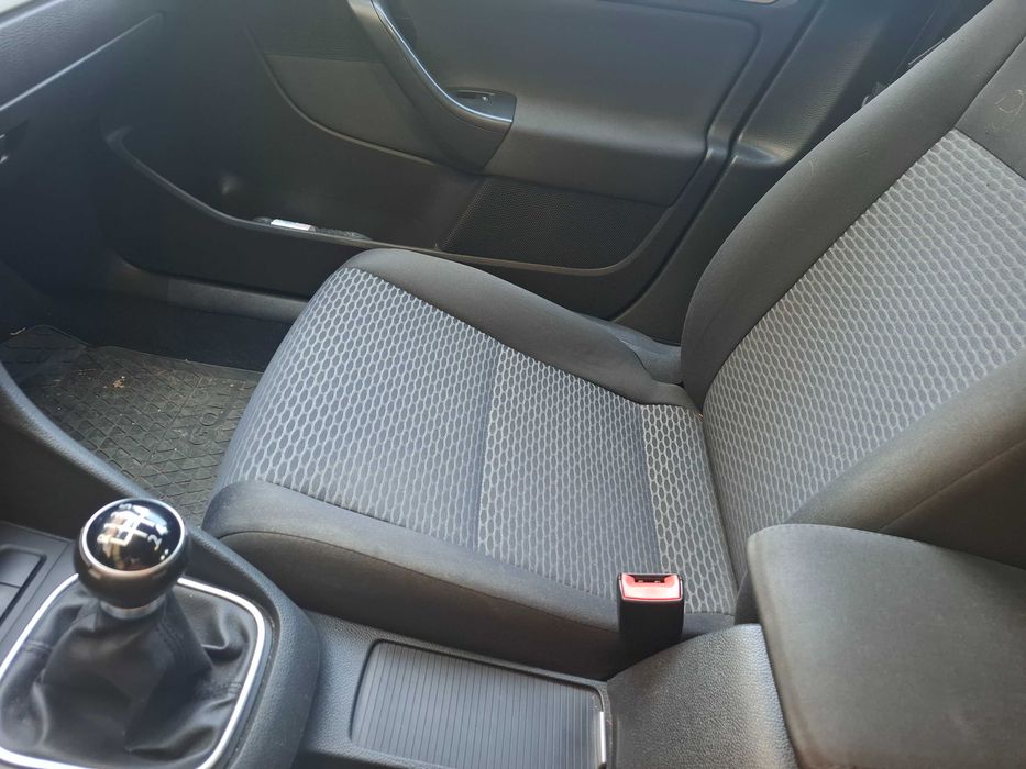 VW GOLF 6 комби 1.6 105кс 2011г