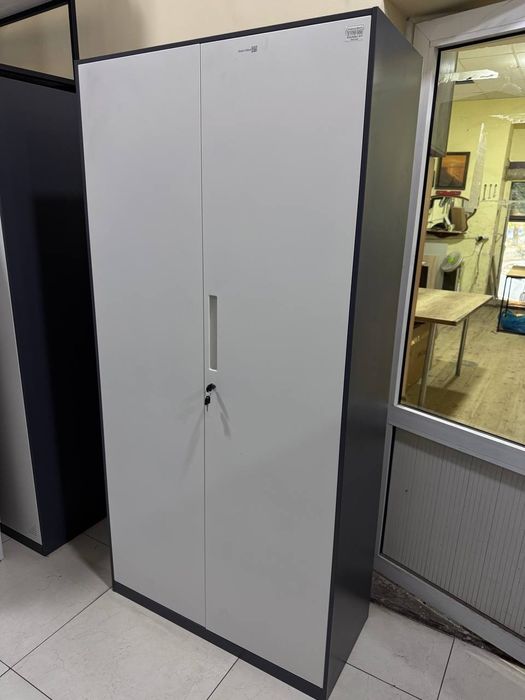 Металлический шкаф для документов