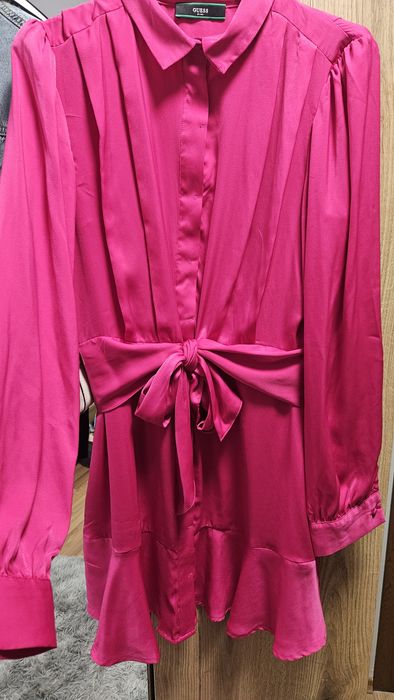 Рокля Guess, фуксия