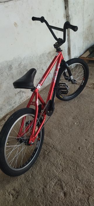 продаётся трюковой Крутой BMX ждет нового владельца!