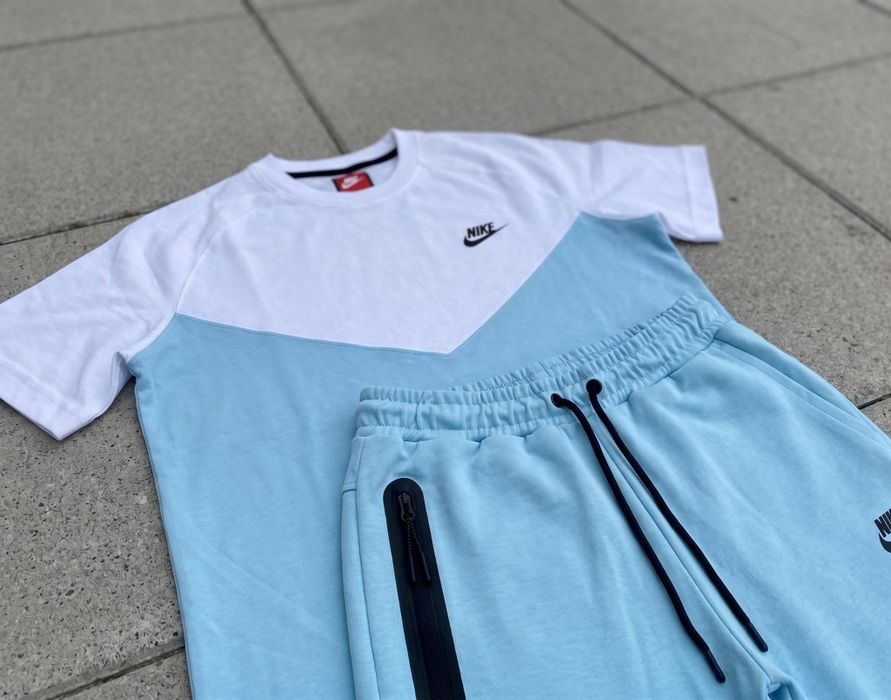 Compleu Nike Tech Vara - Diverse culori