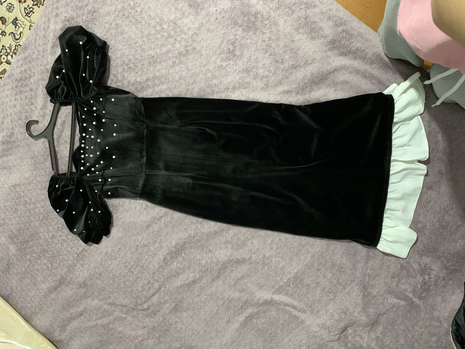 Платье, одевалось 1 раз