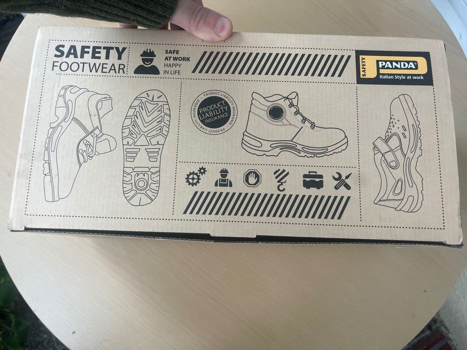 Чисто нови работни обувки италиански