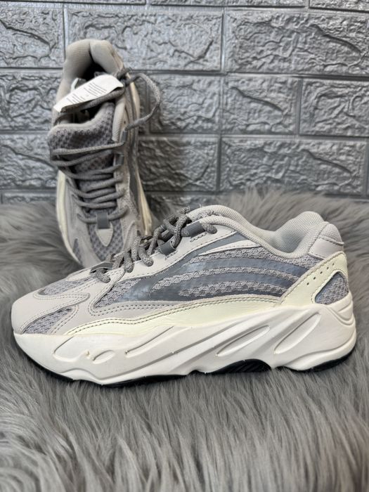 Yeezy 700 Static Pk Premium