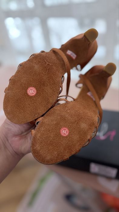 Продам туфли для спортивно-бальных танцев