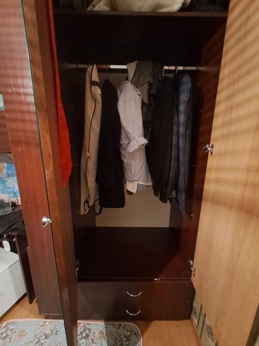 Шифоньер с полками