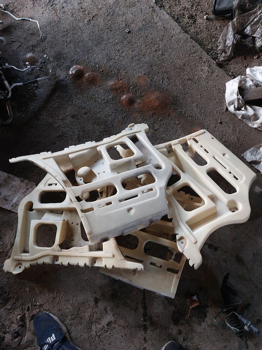 Държачи броня E90 e91 bmw бмв n47 177кс 174кс