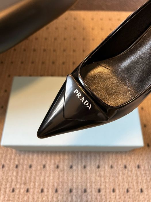 Pantofi cu toc Prada