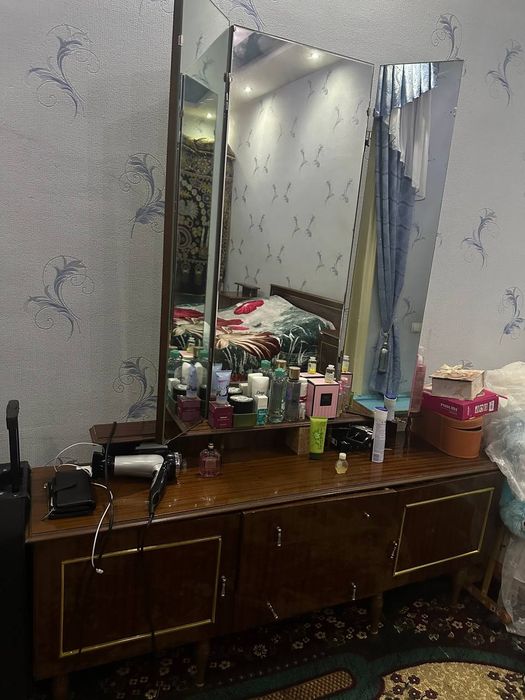 Спальный гарнитур