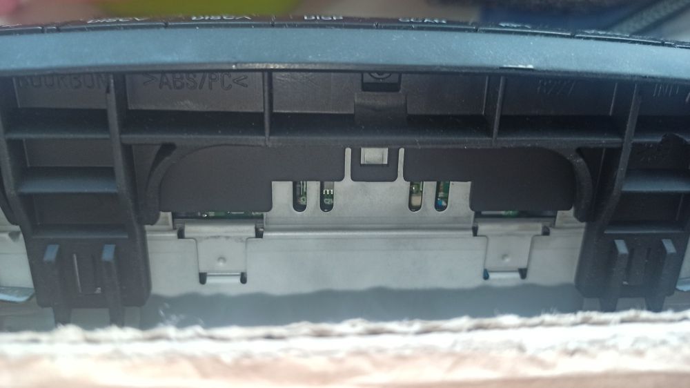 CD player за Toyota Corolla (E120; E130) (2000-2007)