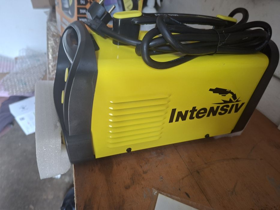 Invertor sudura Intensiv 130 d