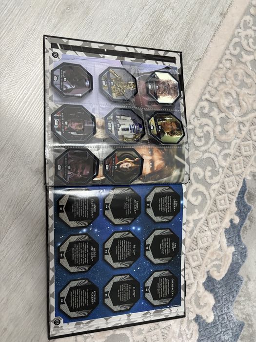 Vand carte Star Wars de colectie