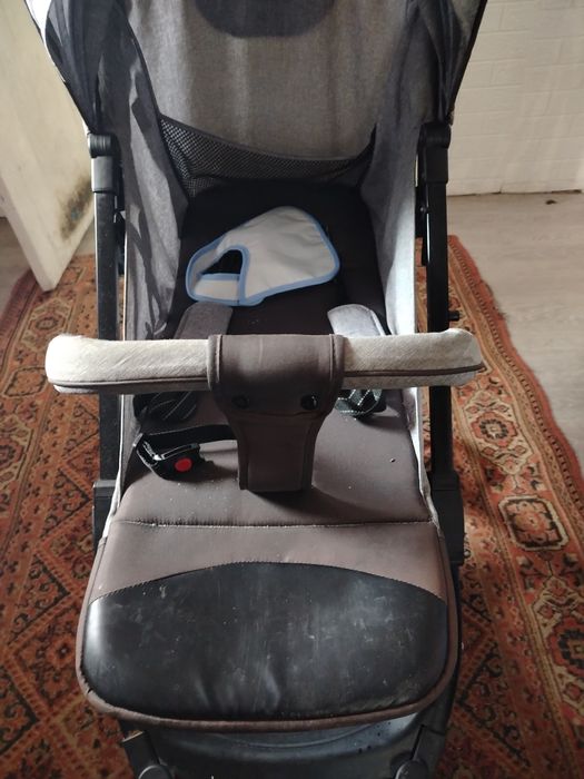 Детская Коляска серая