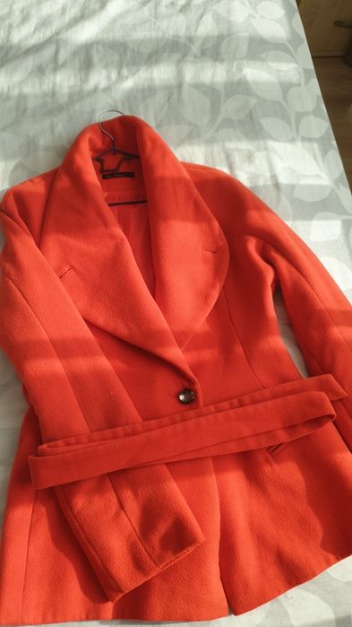 Продам демисезонное пальто