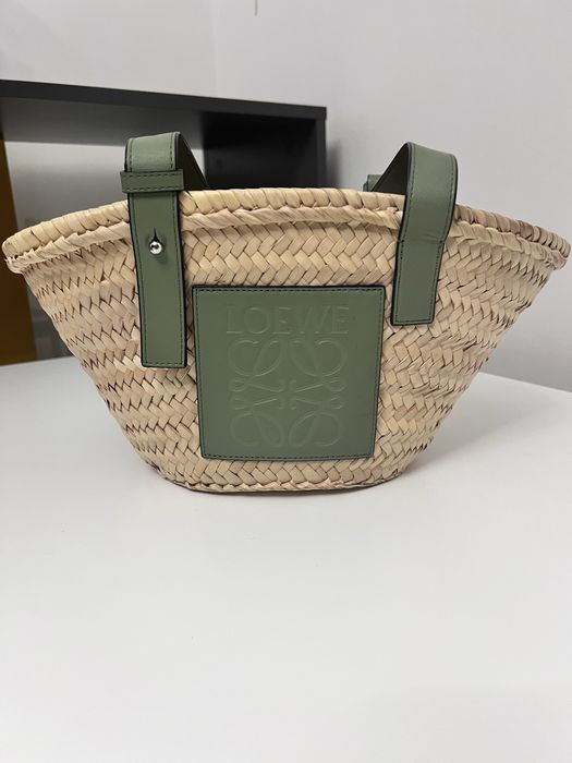 Сумка Loewe Raffia Anagram Basket