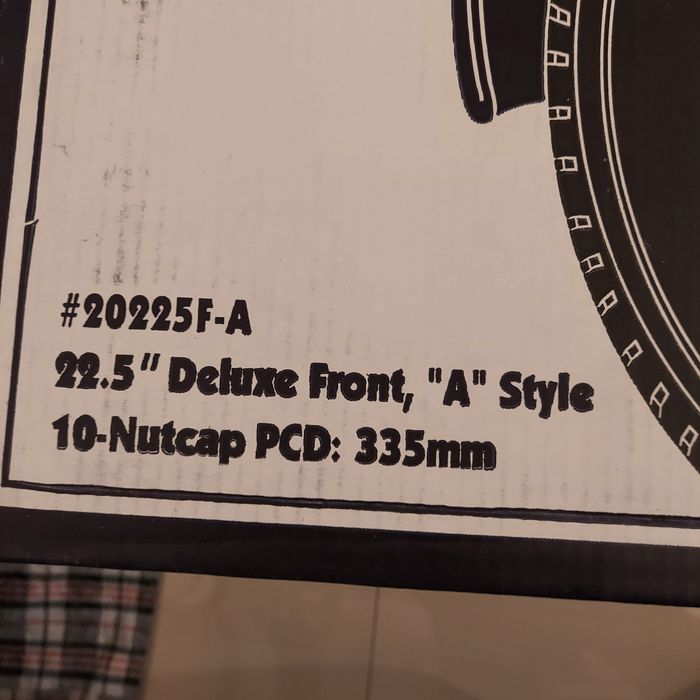 Set 2 capace Roți față  Camion/ Autocar , motricele