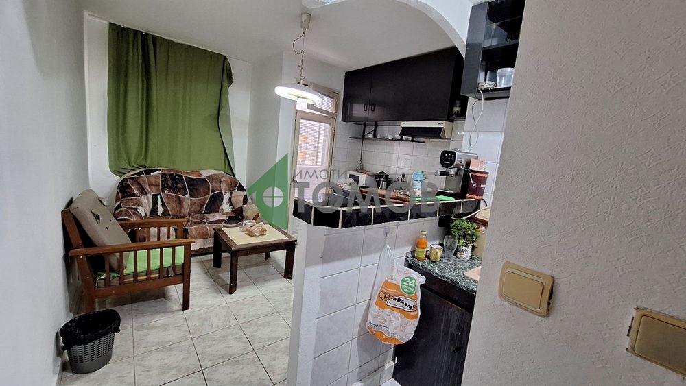 Тристаен апартамент в кв. Железник