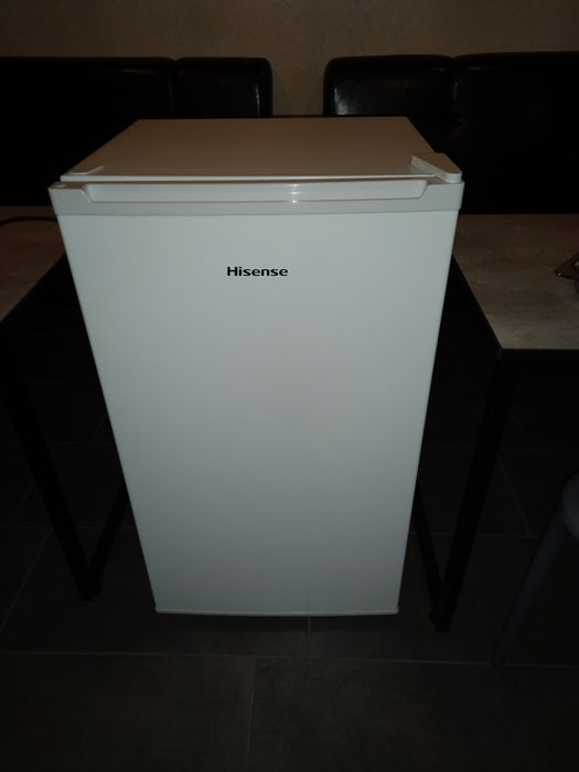 Холодильник Hisense барный новый.