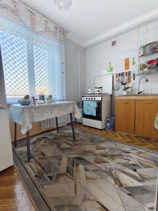 Продам 3-х комн. кв. 8 мкр.