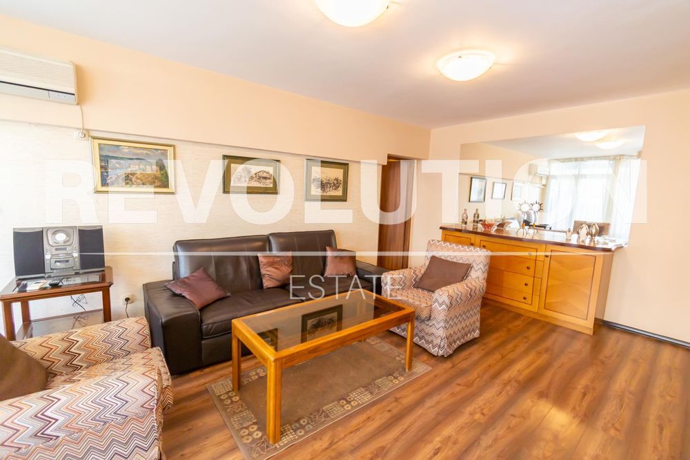 Дава се под наем Тристаен апартамент в София, Център - 86 кв.м за 850 € - Снимка #1