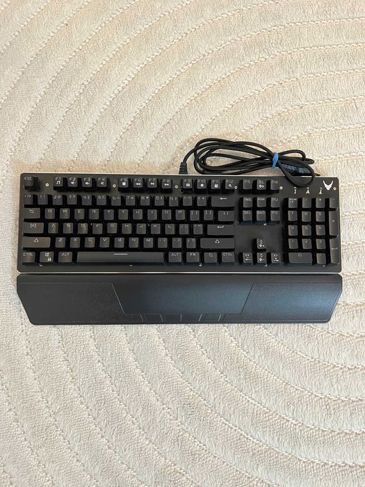 Tastatura Gaming Mecanica RGB USB VARR OMEGA + Mousepad Gaming