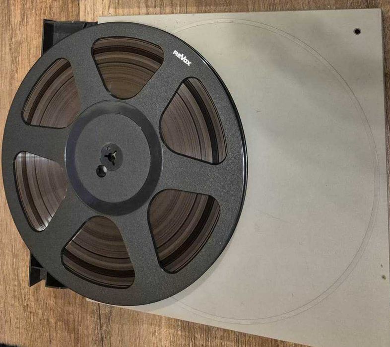 Role si benzi ReVox pentru magnetofon.